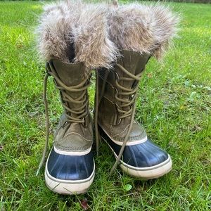 Like new SOREL boots